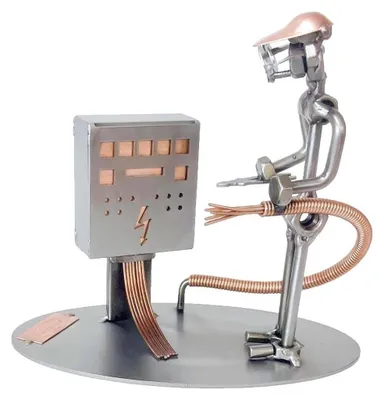 Image de Petit bonhomme en vis - Technicien électricien - Figurine en métal - Fabriquée à la main