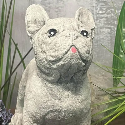 Produktbild von Bulldogge aus Beton - eine wunderschöne stehende Hundestatue für Ihren Garten!