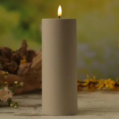Produktbild von LED Stumpenkerze MIA - Kunststoff - 3D Flamme - H: 20cm - D: 7,5cm - für Außen - sand