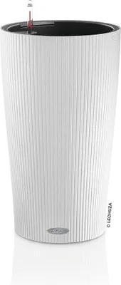 Imagen del producto de Macetas Famanu con sistema de riego automático - Blancas