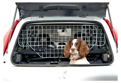 Produktbild von Hunde Auto Trenngitter für den Kofferraum – Verstellbares Mesh Hundegitter mit Kopfstützenbefestigung