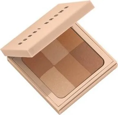 Zdjęcie produktu dla Bobbi Brown NUDE FINISH ILLUMINATING POWDER, Uniwersalne, Odcień light skin, Odcień medium skin, NUDE, Beżowy, Paleta, Puder prasowany