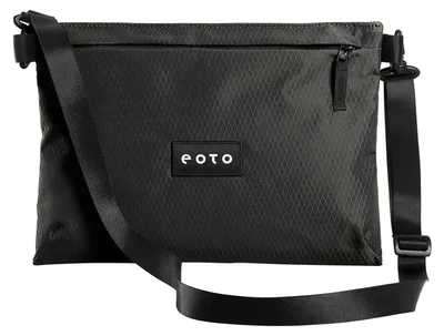 Produktbild von eoto Umhängetasche Simple3 Crossbody Bag Black schwarz