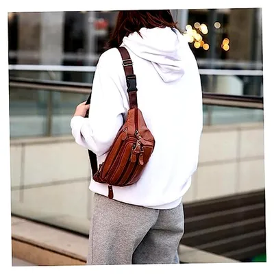 Produktbild von Herren Schultertasche aus echtem Leder mit breitem Schultergurt und großzügigem Stauraum
