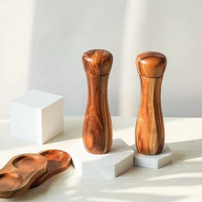 Produktbild von Akazienholz Salz- und Pfeffermühle mit Keramikmahlwerk, 13 cm hoch, 6 cm Ø, grob/fein verstellbar