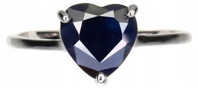Produktbild von 925er Ring mit zartem Herzmotiv und natürlichem schwarzen Saphir, Größe 15