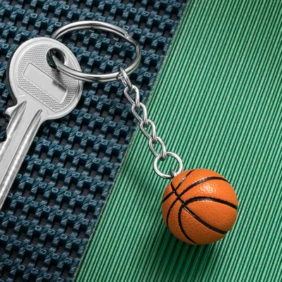 Zdjęcie produktu dla Sportowy Brelok Koszykarza - Idealny Dodatek dla Fana Koszykówki