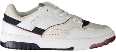 Produktbild von Moderner Herrensneaker in Weiß mit kontrastierenden Details und Logo