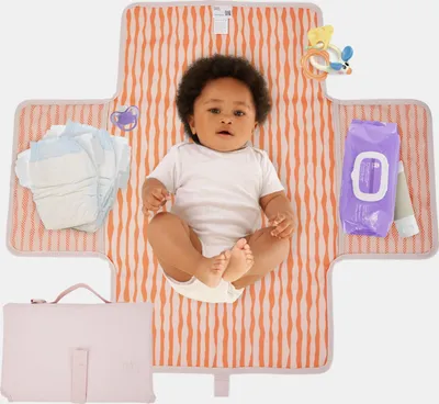 Produktbild von Hylat Baby faltbare Wickelunterlage - ideal für Reisen, kompakt und hygienisch - Rosa