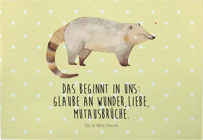 Produktbild von Mr. & Mrs. Panda Servierplatte Nasenbär - Gelb Pastell - Geschenk, Brotzeitplatte, Bär, Schneidebrett, Glas Schneideplatte, Rüsselbär, Lustige Sprüche, Frühstücksbrett