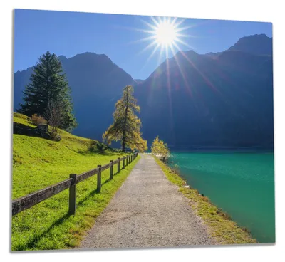 Produktbild von Wallario Herdabdeckplatte aus Glas, Größe 60 x 52 cm 1-teilig, Motiv Uferweg am Bergsee