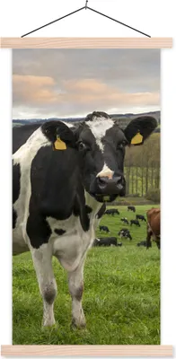 Produktbild von MuchoWow® Textilposter Kuh - Berg - Gras - Tiere 60x120 cm mit holzfarbenen Rahmen - Holz