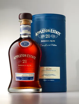 Produktbild von Appleton Estate 21 Jahre Jamaica Rum in Geschenkpackung | 43 % vol | 0,7 l