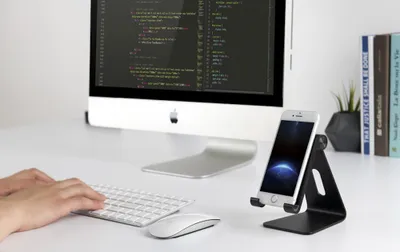 Produktbild von Woward Tablet Handy Ständer aus Alu von 4,7" bis 12,9" schwarz höhenverstellbar