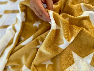 Obrázok produktu pre Mikroplyšové obliečky HVIEZDY béžové 70x90 + 140x200