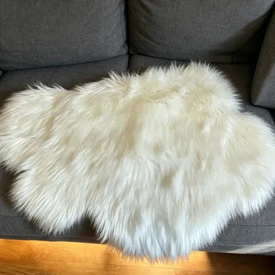 Zdjęcie produktu dla Omgoods - Miękki, chmurokształtny dywan o wymiarach 60 x 90 cm, idealny do salonu i pokoju dziecięcego