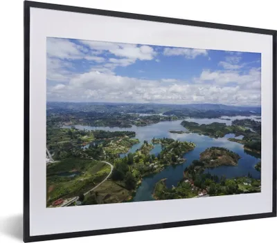 Produktbild von MuchoWow® MuchoWow® Gerahmtes Poster Luftaufnahme eines Flusses in Kolumbien 40x30 cm - Poster mit zchwarzem Bilderrahmen - Bilderrahmen - Poster im Rahmen