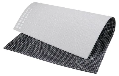 Zdjęcie produktu dla Samoregenerująca się mata do cięcia - A1 - Mata do cięcia z PVC - 90 x 60 cm - Do użytku z skórą, papierem i masą modelarską - Do cięcia, rzeźbienia i stemplowania - Czarna