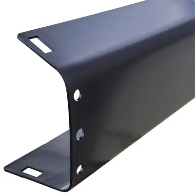 Rückansicht von Für VW T3 III 1979-1992 Heck Stoßstange Schwarz 2,3mm Extra Robust Top Qualität mit Fokus auf Befestigungselemente
