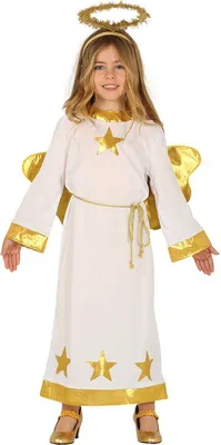 Mädchen mit langen, blonden Haaren im Engel Kostüm mit Heiligenschein und goldenen Flügeln vor weißem Hintergrund von Vorne.