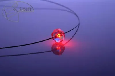 Produktbild von Armband LED Kristall Ball Rot Crystal mit Swarovski® Elements