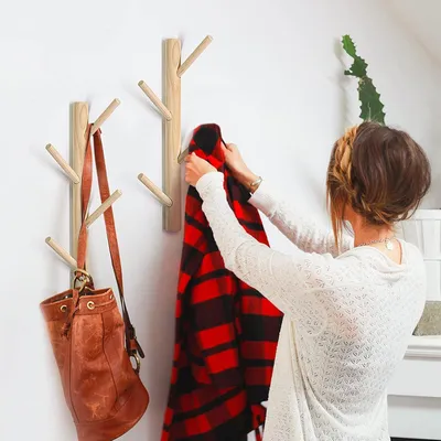 Produktbild von Robuste Holzgarderobe und Hutständer mit 8 Haken - Set von 2