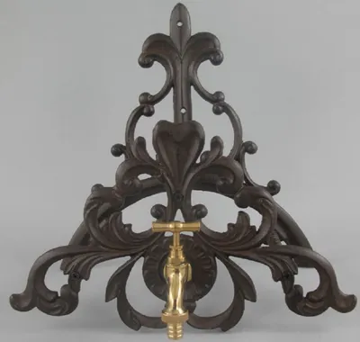 Produktbild von Casa Padrino Jugendstil Gartenschlauch Wandhalter mit Wasserhahn rustikal Braun 35 x 21 x H. 35 cm - Garten Accessoires