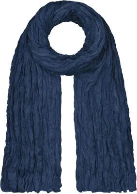 Samaya Breitschal in blau