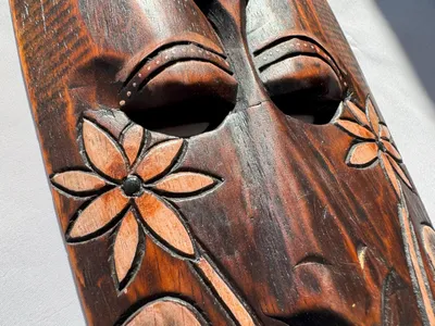 Image de Masque mural en bois représentant Bouddha, disponible en 50 cm ou 100 cm, avec décor balinais, idéal pour la décoration murale