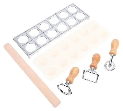 Imagen del producto de Juego para hacer pasta con 12 agujeros y rodillos
