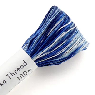Productafbeelding van Hilo Olympus Sashiko, garen, kleur 151, Bokashi, blauw-wit, ongeveer 100 meter, gemaakt in Japan