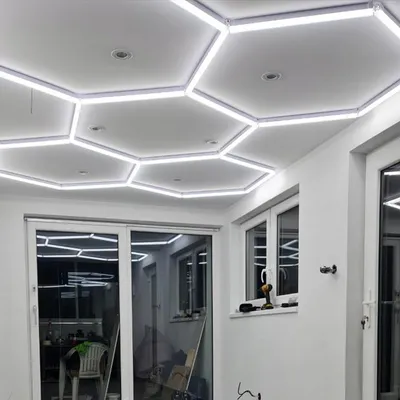 Produktbild von MasterLED Hexagon LED Deckenleuchte – 8S Set – 280W – 252×238 cm – 6500K Kaltweiß – Werkstatt Lampe