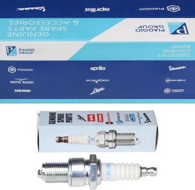 Zdjęcie produktu dla Świeca zapłonowa AP8206915 oryginalna Piaggio BR9ES do Gilera Runner 125 180 Skipper SKR NRG Zip
