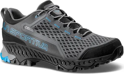Wanderschuh "Spire GTX" von La Sportiva in Grau mit blauen Akzenten und rutschfester Sohle.