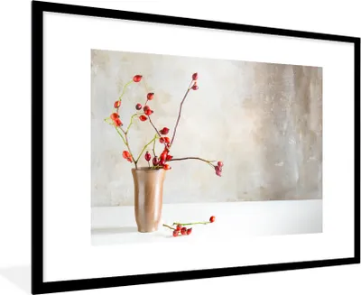 Produktbild von MuchoWow® Gerahmtes Poster Hagebutte - Stillleben - Rot 90x60 cm - Poster mit Schwarzem Bilderrahmen Wandposter Rahmen Foto Bilder - Wanddekoration - Fotos