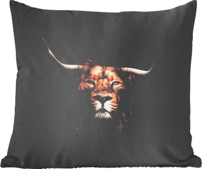 Produktbild von MuchoWow® Zierkissen Sofakissen Wohnzimmer Dekokissen 50x50 cm Löwe - Tiere - Schottisches Hochlandrind - Komfort - Sofakissen