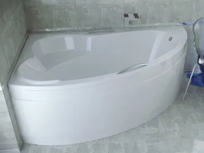 Produktbild von BADLAND Eckbadewanne Badewanne Ada LINKS 140x90 mit Ablaufgarnitur und Füßen GRATIS ohne Verkleidung