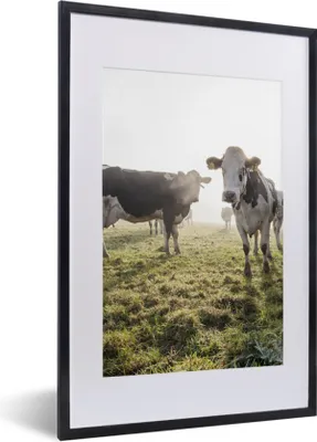 Produktbild von MuchoWow® Gerahmtes Poster Kühe - Licht - Gras - Tiere 40x60 cm - Poster mit Schwarzem Bilderrahmen Wandposter Rahmen Foto Bilder - Poster in Rahmen