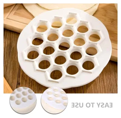 Produktbild von Teigtaschenform aus Kunststoff mit 19 Mulden in Weiß