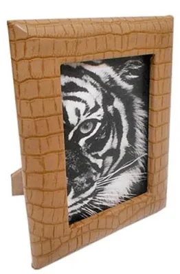 Immagine prodotto di Casa Padrino cornice in pelle marrone chiaro 13 x 4 x H. 18 cm - Cornice decorativa in look coccodrillo
