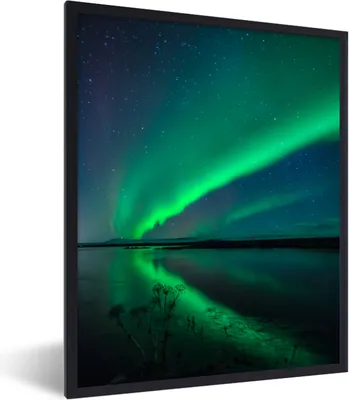 Produktbild von MuchoWow® Gerahmtes Poster Nordlicht - Island - Sternenhimmel - Grün - Wasser 60x80 cm - Poster mit Schwarzem Bilderrahmen Wandposter Rahmen Foto Bilder - Premium - Wanddeko Wohnzimmer