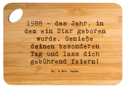 Produktbild von Mr. & Mrs. Panda Holzbrett Spruch 1988 Geburtstag - Transparent - Geschenk, einzigartig, holzschneidebrett, Jahrgang, Glückwunsch, Happy Birthday, Frühstücksbrettchen