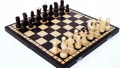 Image de Echecs en bois classiques 31 cm