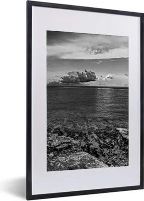 Produktbild von MuchoWow® MuchoWow® Gerahmtes Poster Sonnenuntergang auf der Isla Mujeres, Mexiko - Schwarz und Weiß 40x60 cm - Poster mit zchwarzem Bilderrahmen - Poster in Rahmen