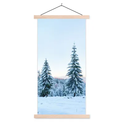 Produktbild von MuchoWow® Textilposter Winter - Schnee - Bäume 40x80 cm mit holzfarbenen Rahmen - Wohnzimmer