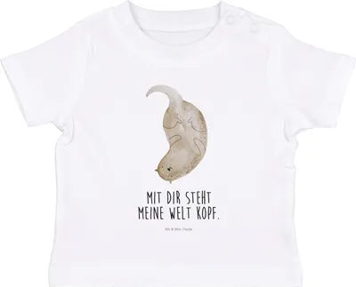 Produktbild von Mr. & Mrs. Panda  T-Shirt Otter Kopfüber 0. - 6. Monat - Weiß - Geschenk, Babyshirt, Kinder Top, Liebesgeschenk, Niedlich, Verliebt, Verknallt, Liebe, Seeotter