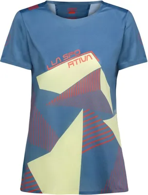Blaues T-Shirt mit geometrischem Muster in Gelb und Rot; Modell "Comp T-Shirt W" von La Sportiva.