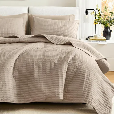 Image de Ensemble de couettes Comfort Spaces Kienna, avec coutures luxueuses sur les deux faces, idéal pour l'été