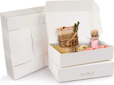 Produktbild von Kurtzy Karton Geschenkboxen Weiß (50 Stk) – Schachteln 19 x 11 x 4,5cm Pappschachteln mit Deckel – Kraftpapier Geschenk Box Rechteckig zum Selber