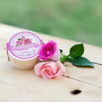 Produktbild von Rosenpeeling-Seife in Holzkiste 100 g